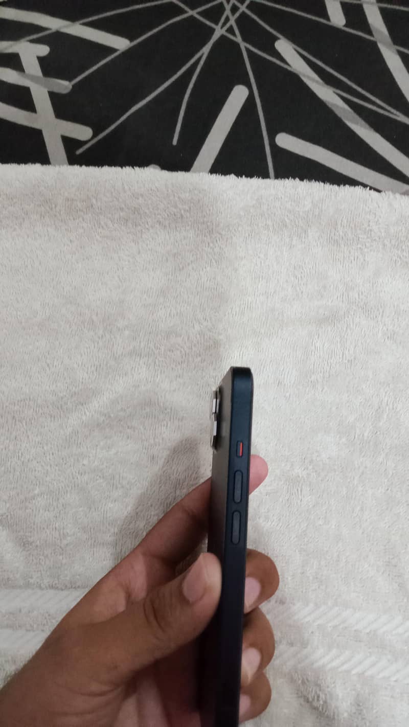 Apple iPhone 13 3