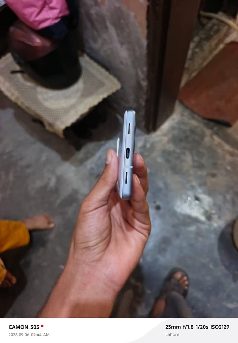 Google Pixel 7a 5