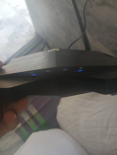 Tenda AC10 AC1200 DUAl BAND WIFI Router -9/10 condition