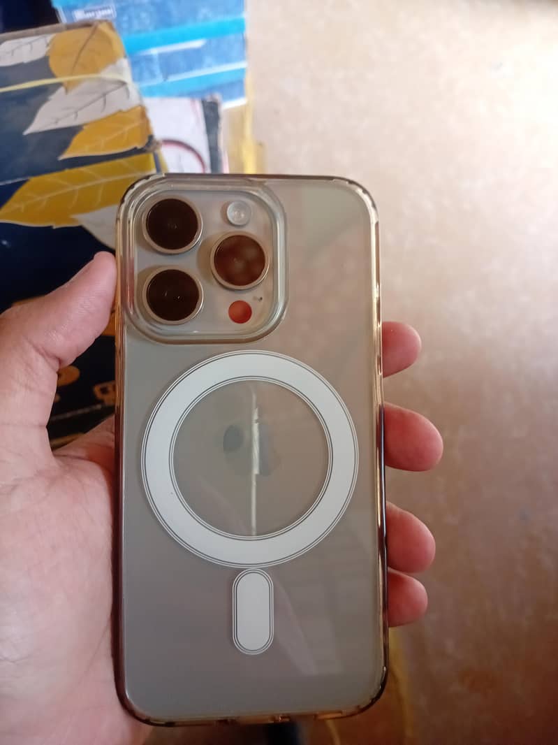 Apple iPhone 15 Pro 1