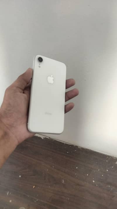 Apple iPhone XR