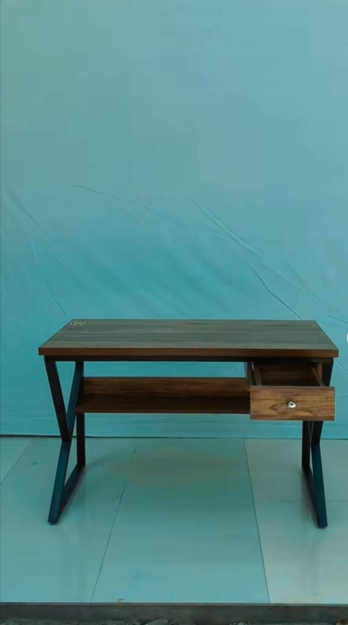 STUDY TABLE 0