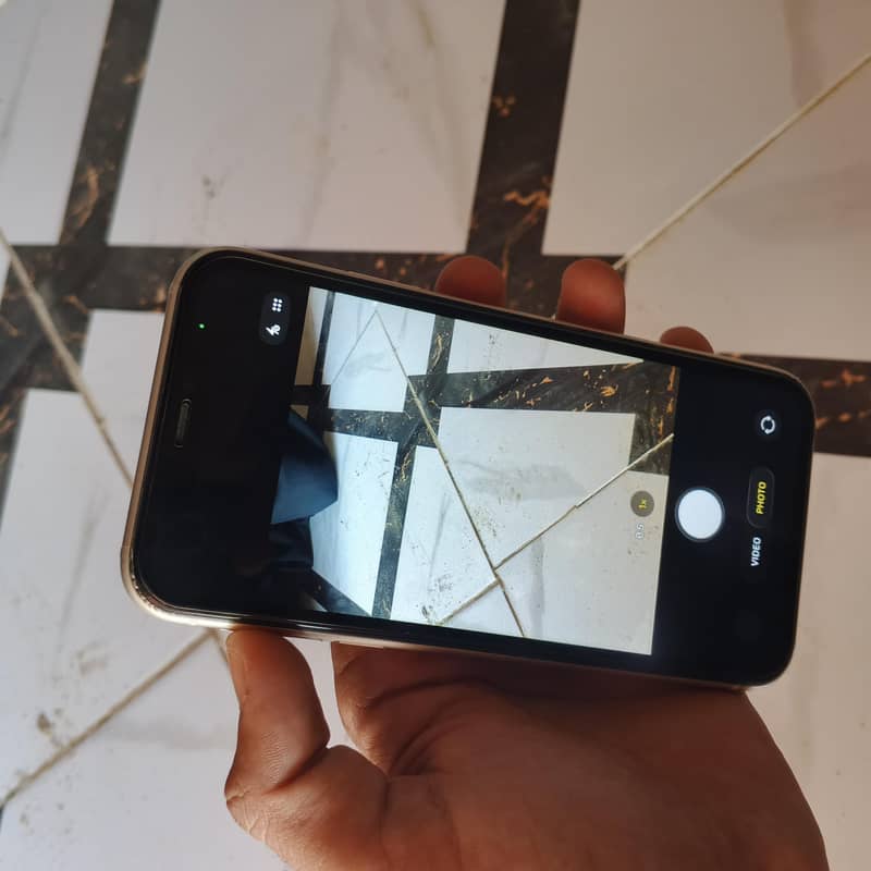 Apple iPhone 11 6