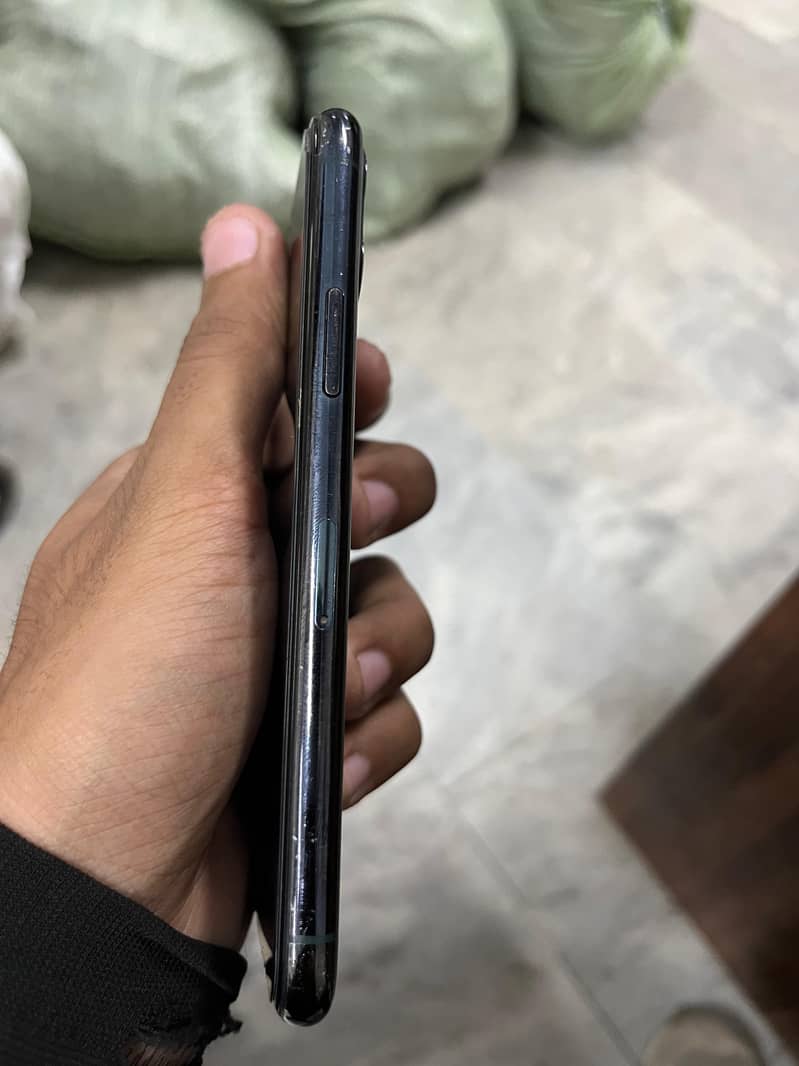 Apple iPhone 11 Pro 5