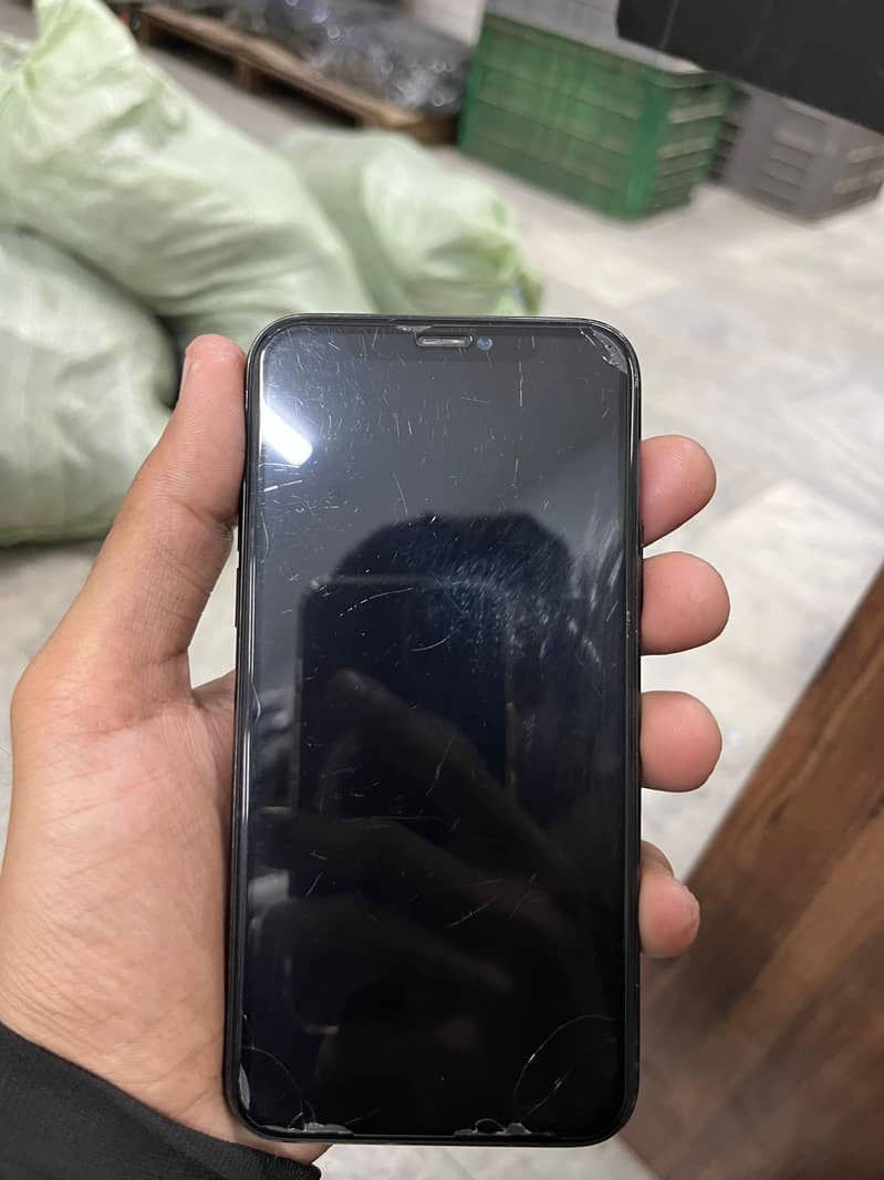 Apple iPhone 11 Pro 6