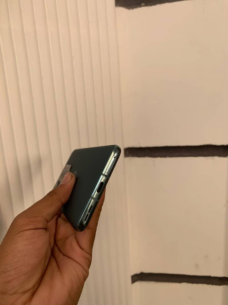 One Plus 10 Pro 4