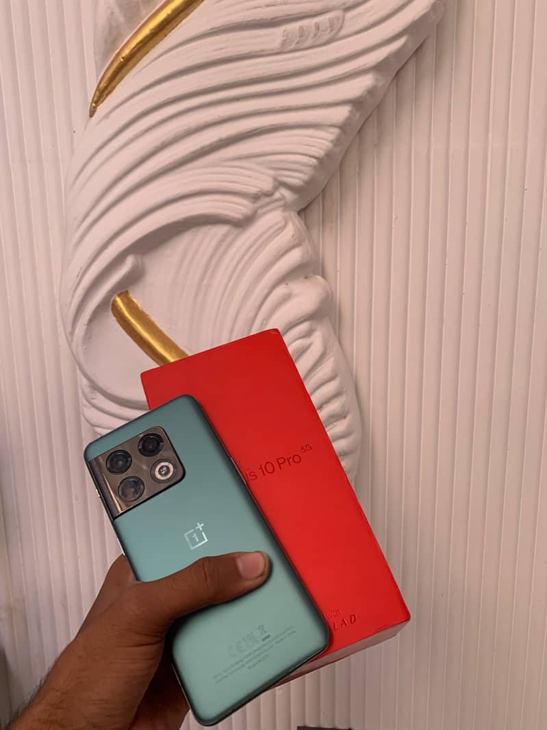 One Plus 10 Pro 6