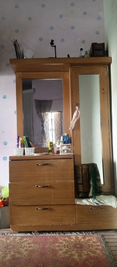 Dressing table/furniture