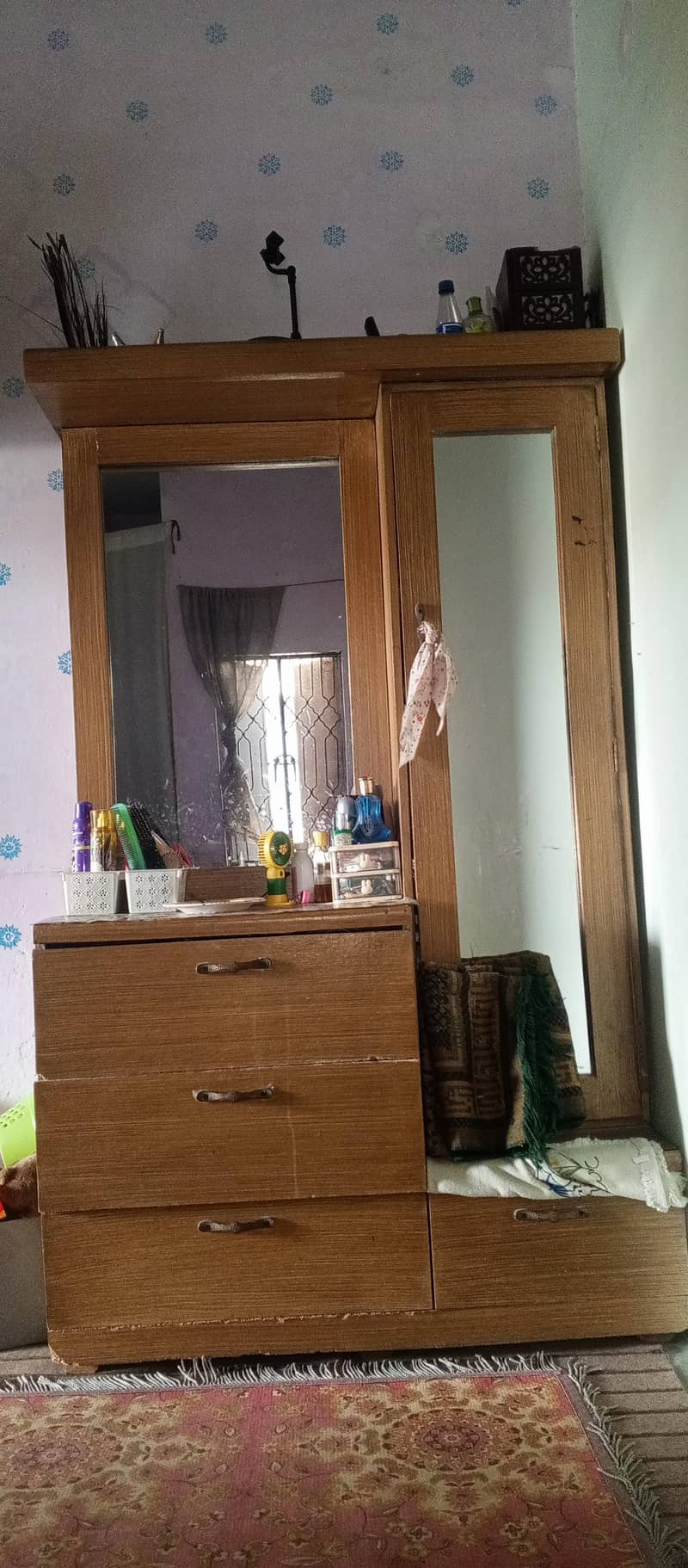 Dressing table/furniture 2
