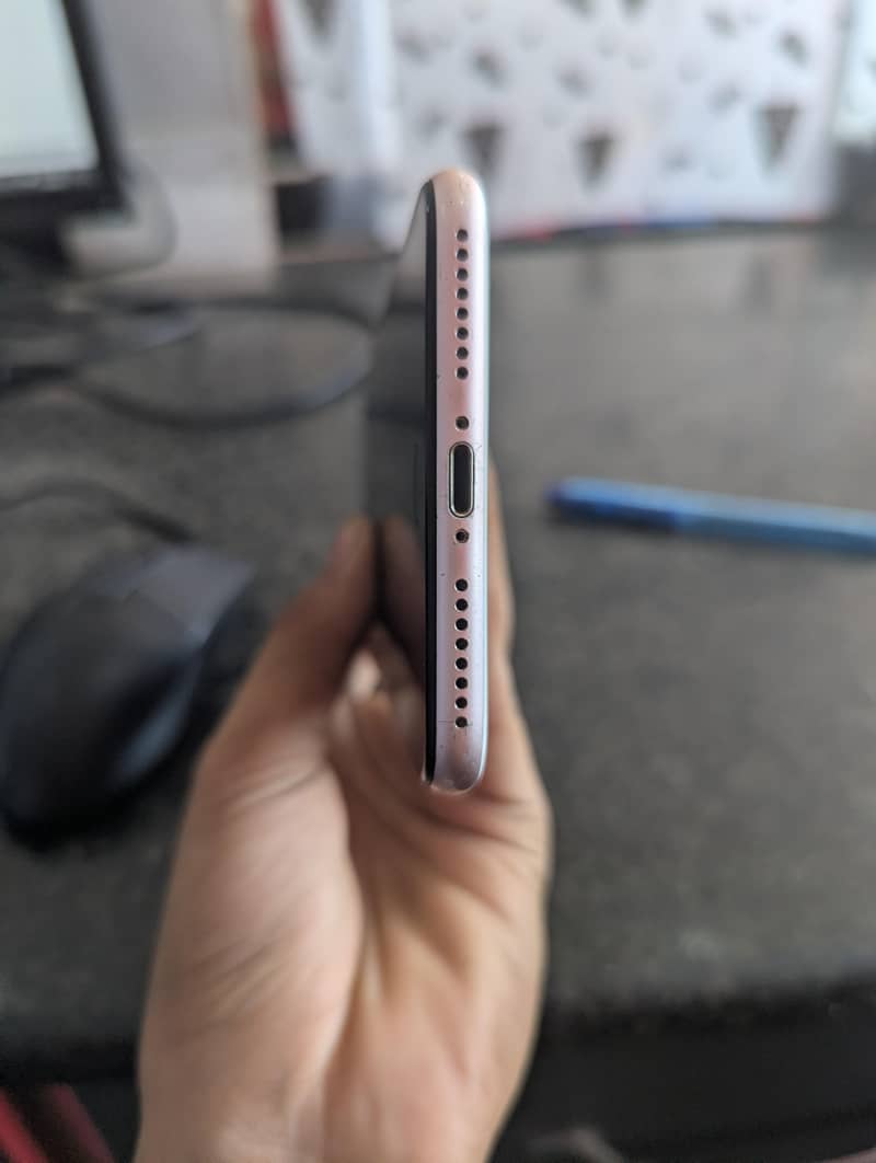 Apple iPhone 7 Plus 0