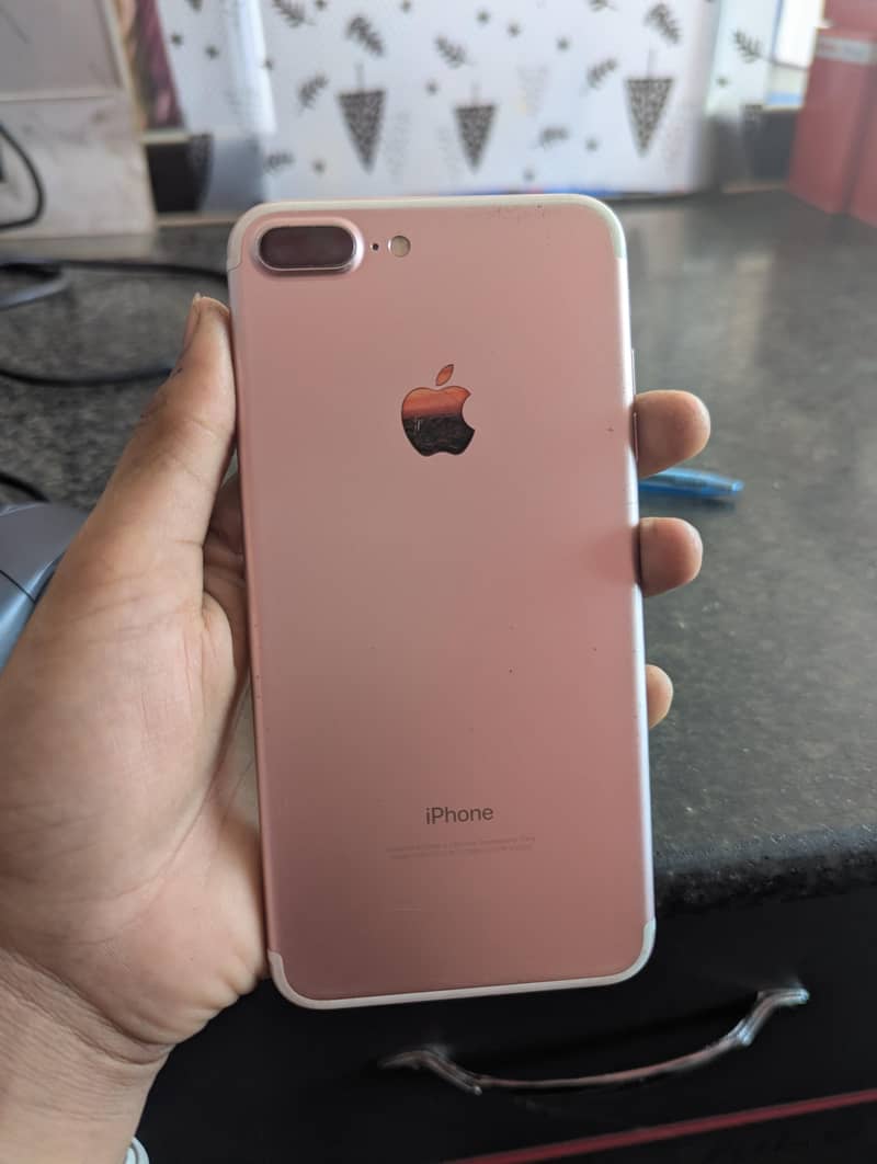 Apple iPhone 7 Plus 1