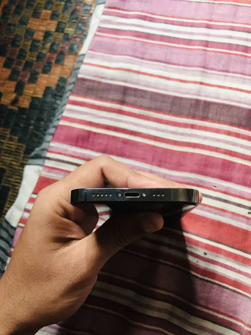 Apple iPhone 12 Pro 3
