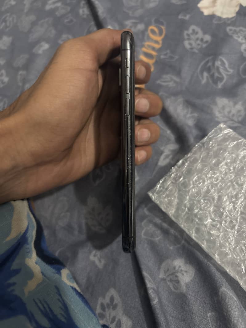 Apple iPhone X 2