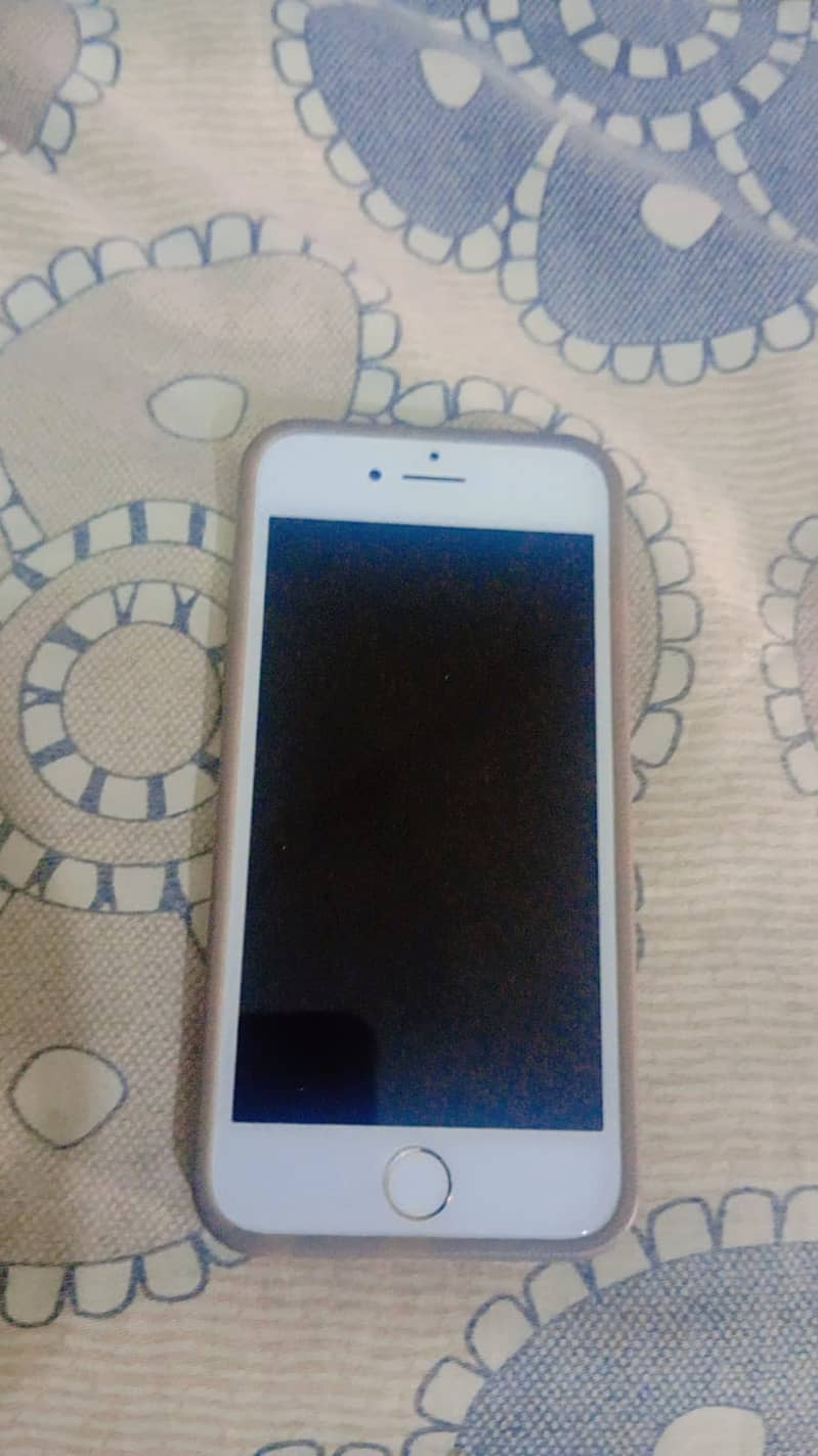Apple iPhone 7 0