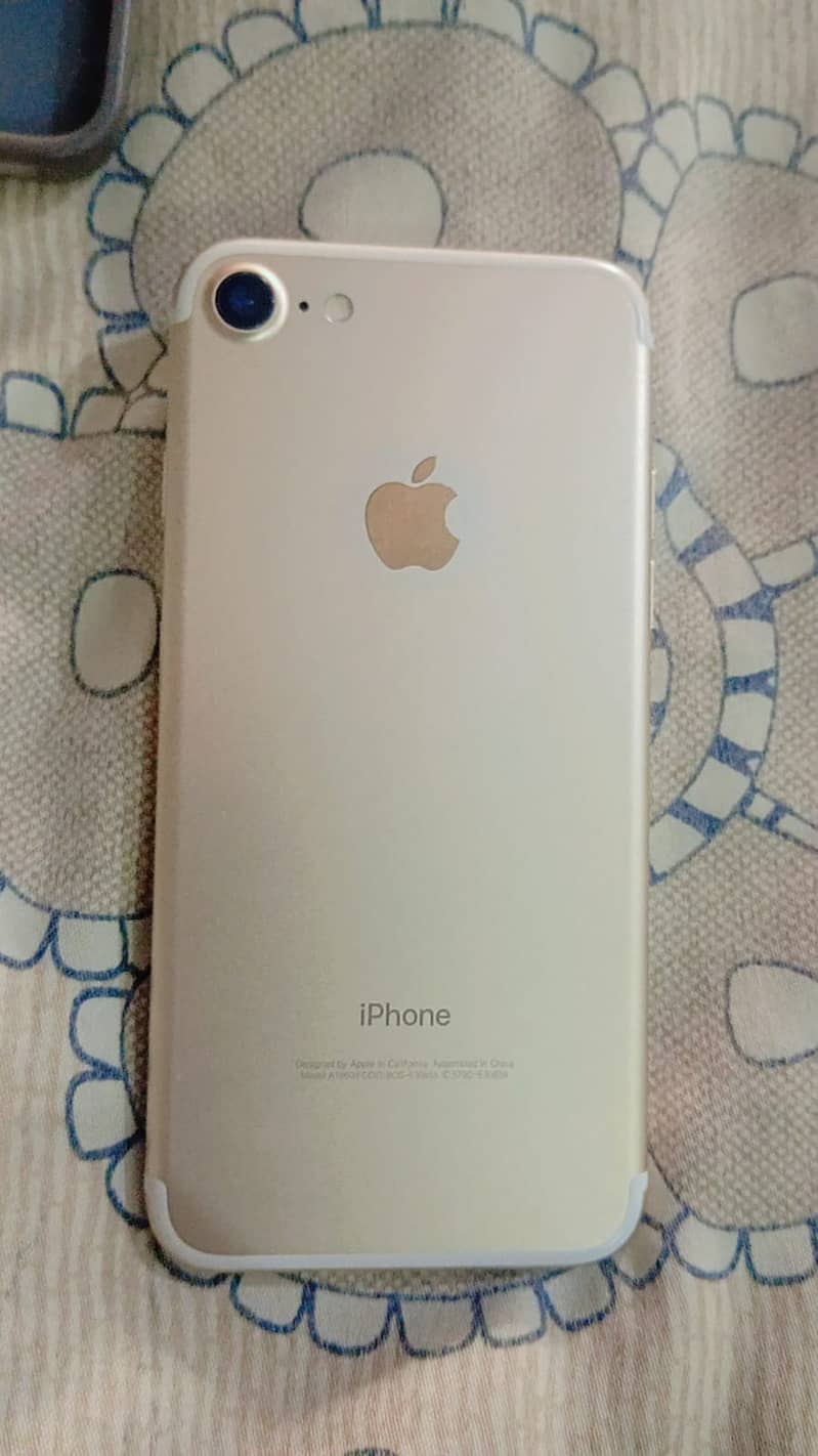 Apple iPhone 7 1