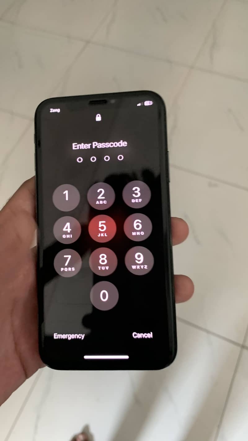 Apple iPhone X 3