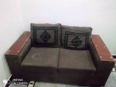 6 Seater Sofa Set (3+2+1) with Table – Good Condition
