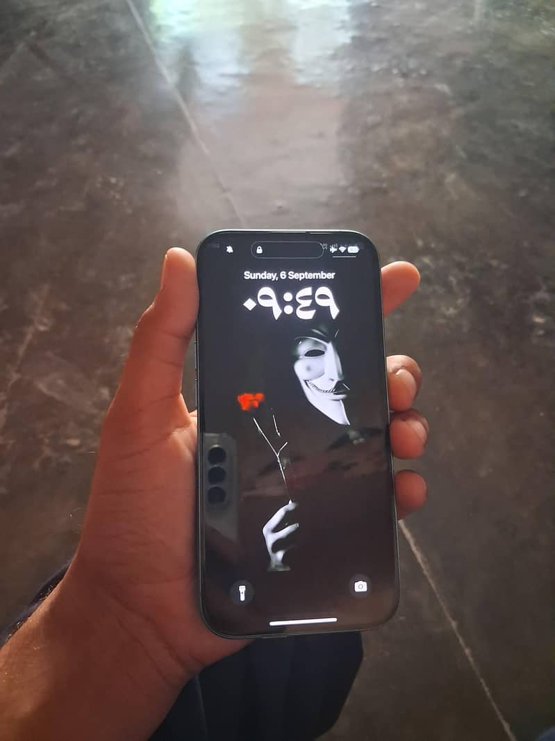 Apple iPhone 16 5
