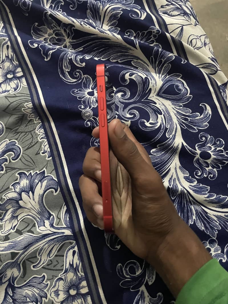 Apple iPhone 12 3