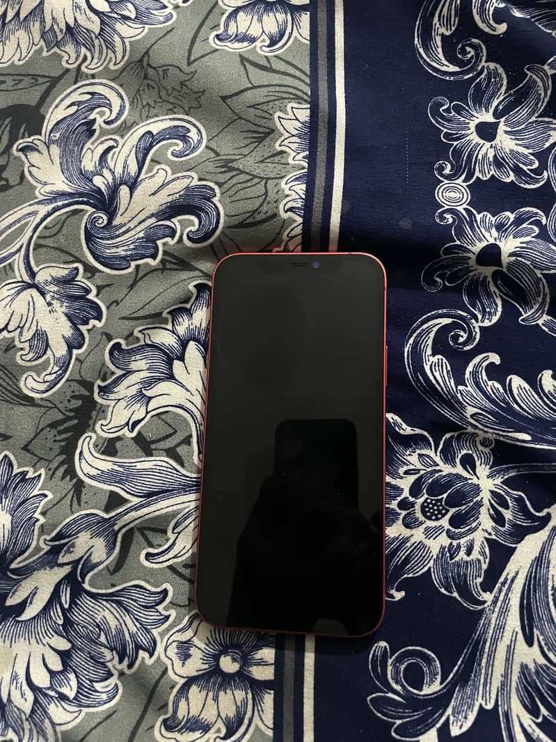 Apple iPhone 12 4