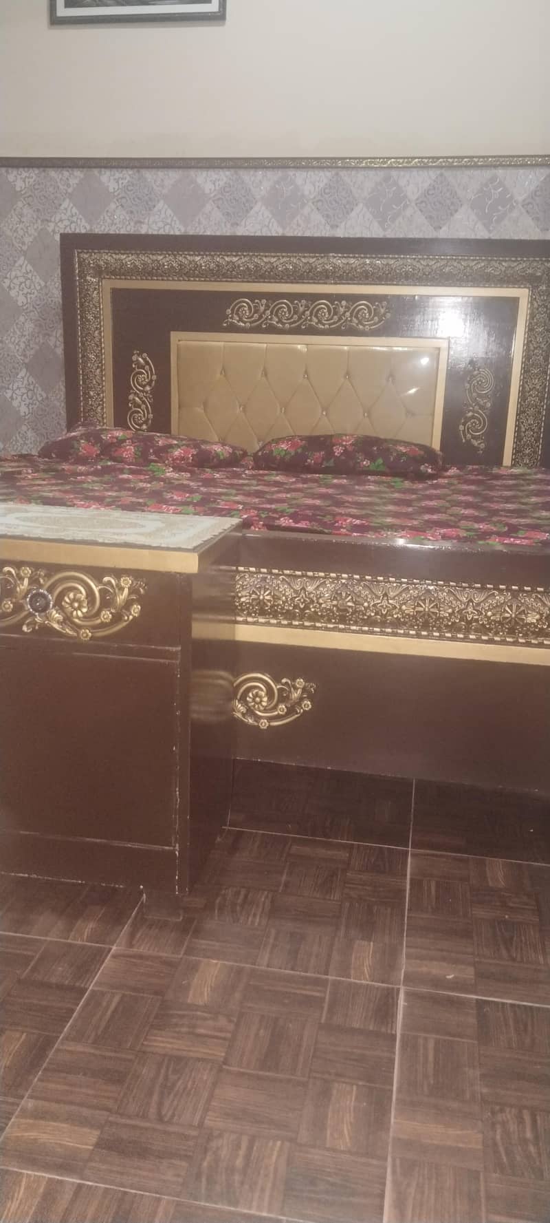 Bed With Side table 0