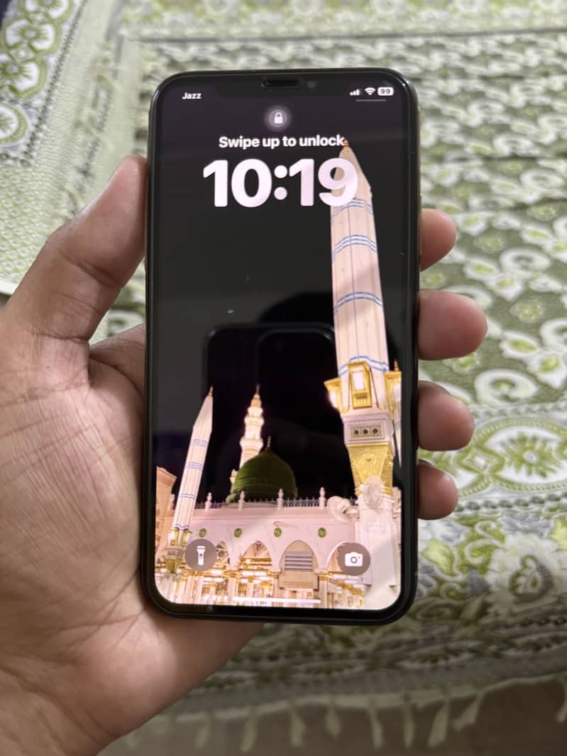 Apple iPhone XS 3