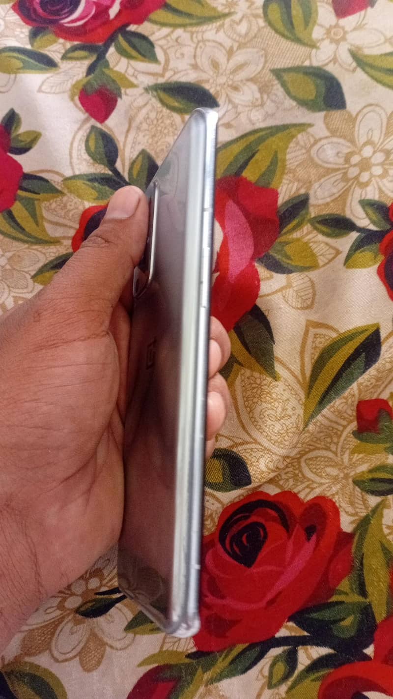 One Plus 9 Pro 12/256 4