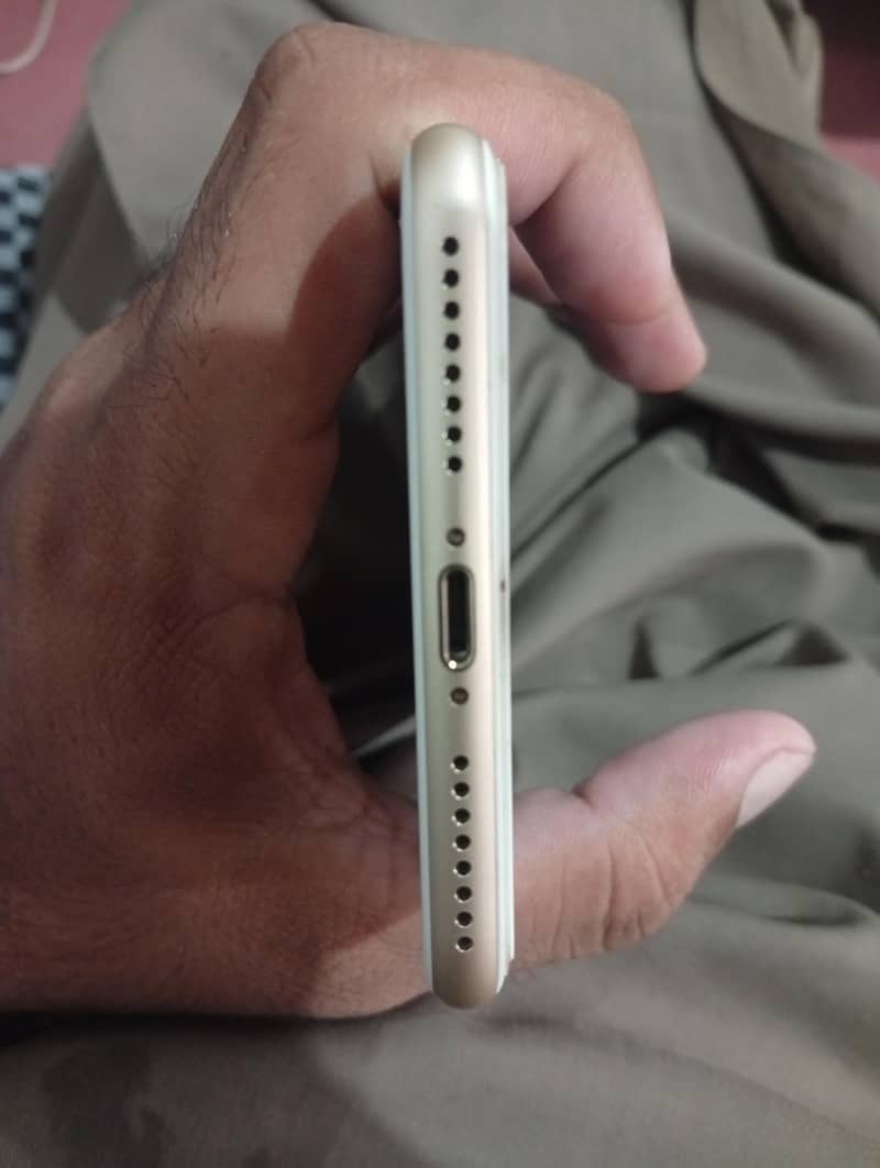 Apple iPhone 7 Plus 1