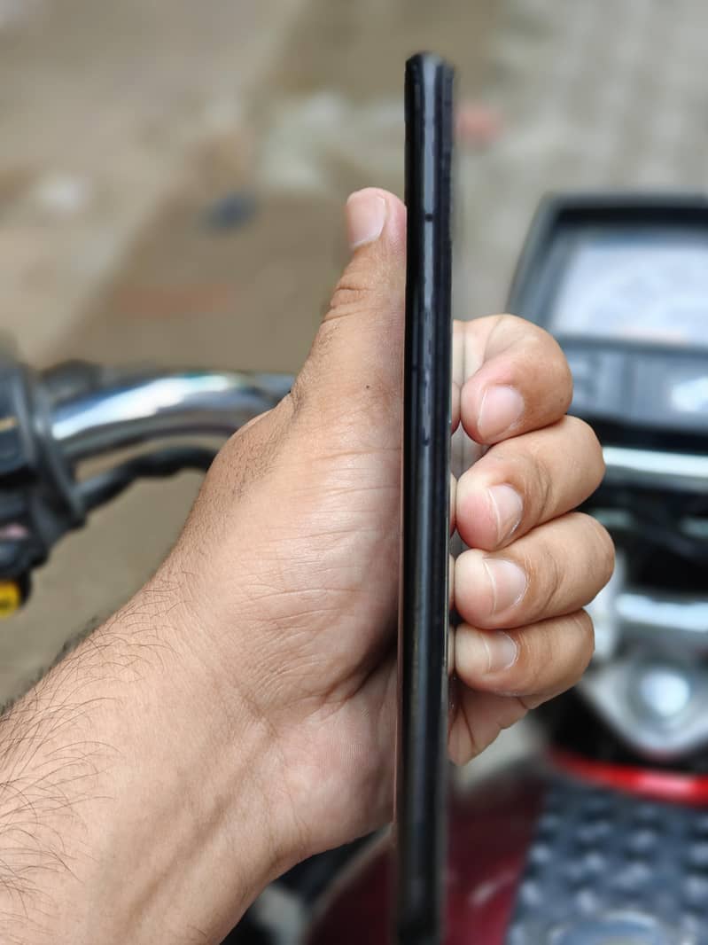 OPPO A76 1