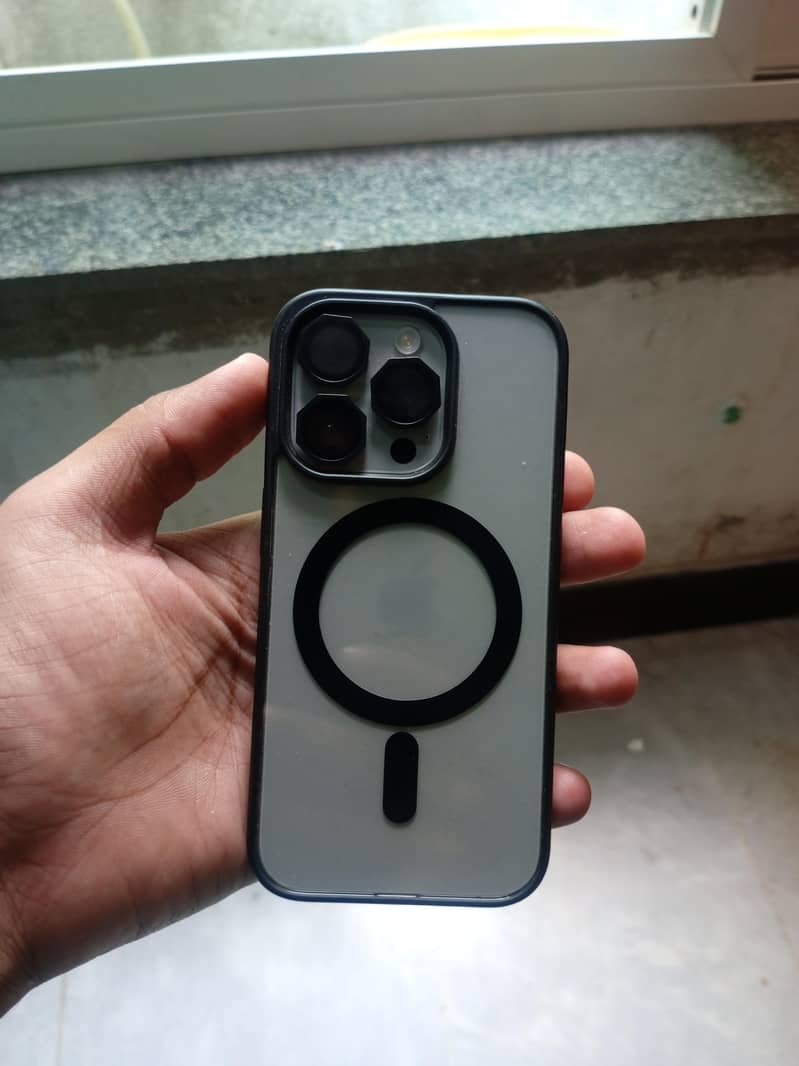 Apple iPhone 15 Pro 4