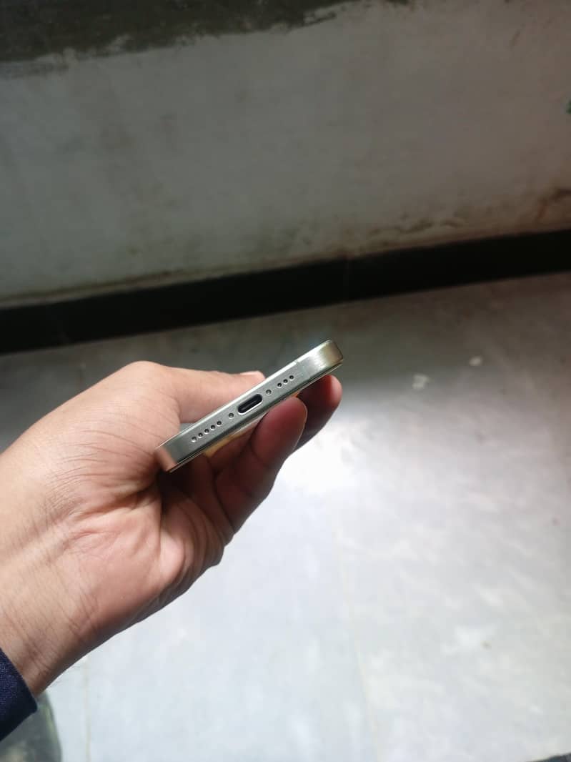 Apple iPhone 15 Pro 5