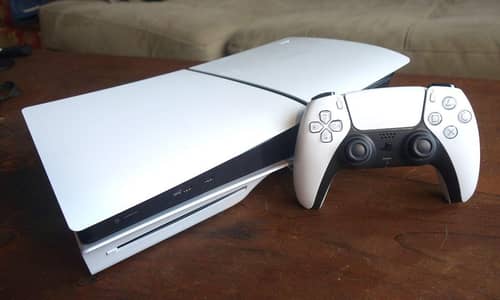 PS5 Pro 2tb With Disc Drive & 2 Controlars With Complete Box
