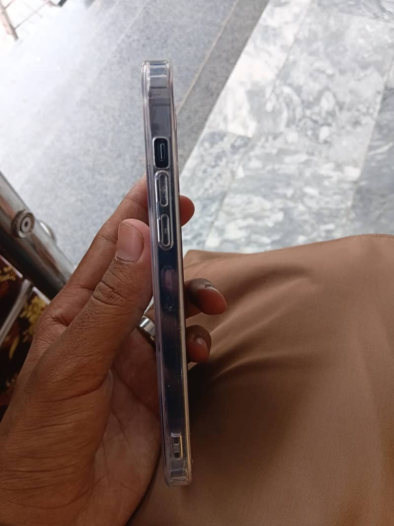Apple iPhone 13 Pro Max 3