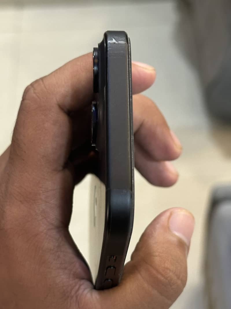 Apple iPhone 15 2