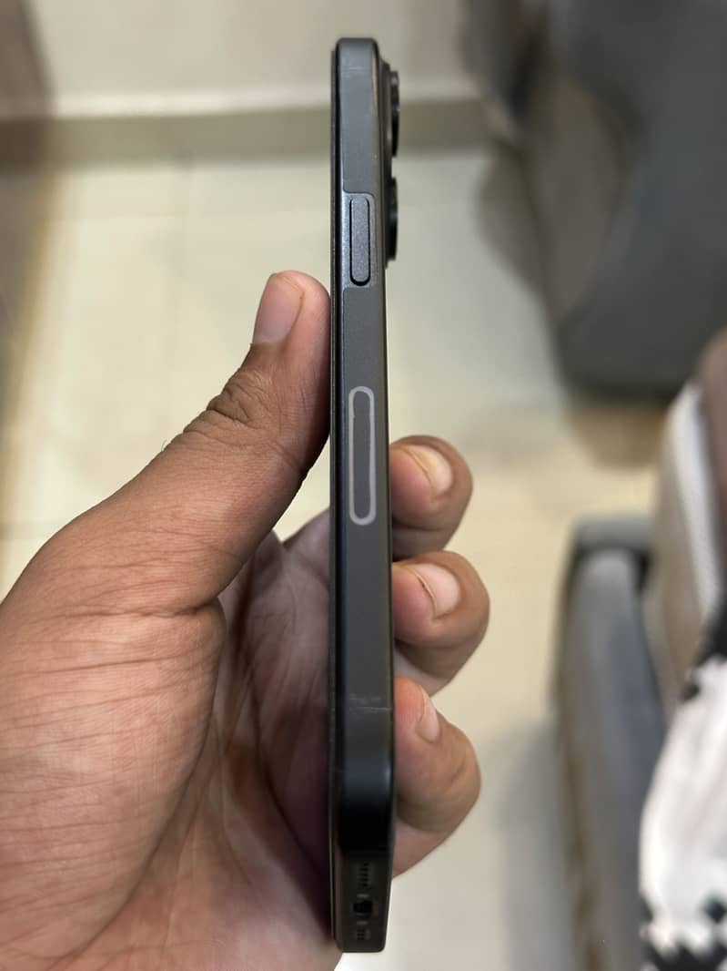 Apple iPhone 15 5
