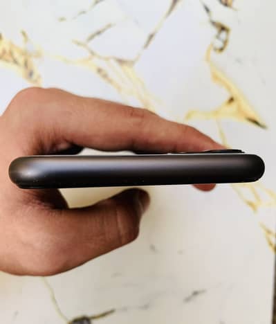 Apple iPhone 11 64gb 86%BH With Box
