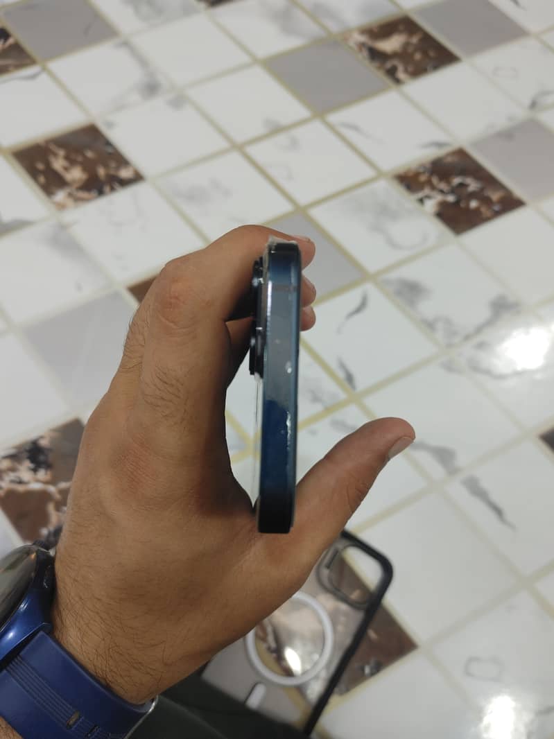Apple iPhone 14 0