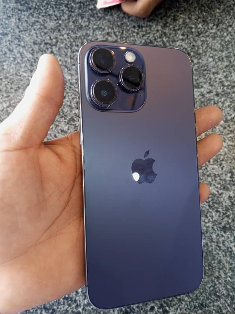 Apple iPhone 14 Pro Max 1