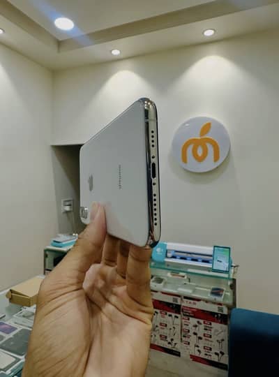 Apple iPhone XS