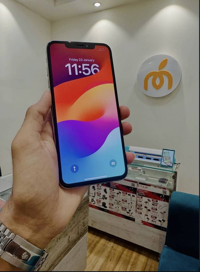 Apple iPhone XS 5