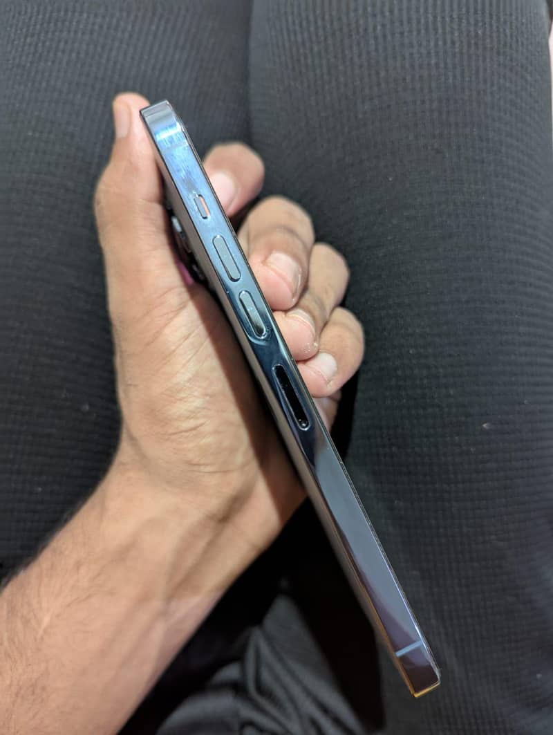 Apple iPhone 13 Pro Max 3