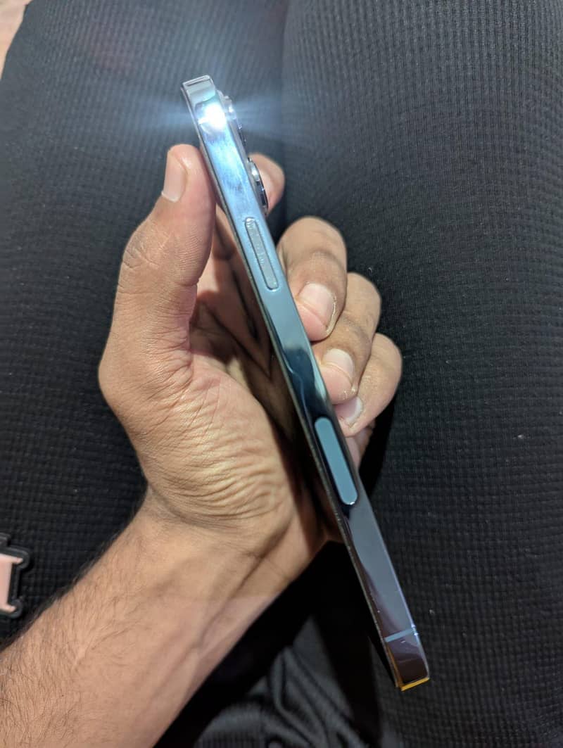Apple iPhone 13 Pro Max 6