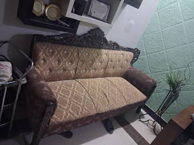 selling sofas set price negotiable