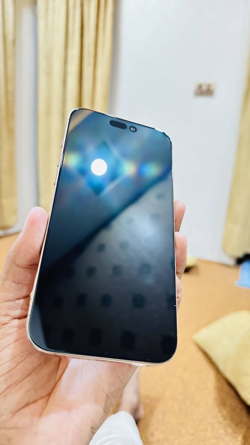 Apple iPhone 16 Pro Max 2