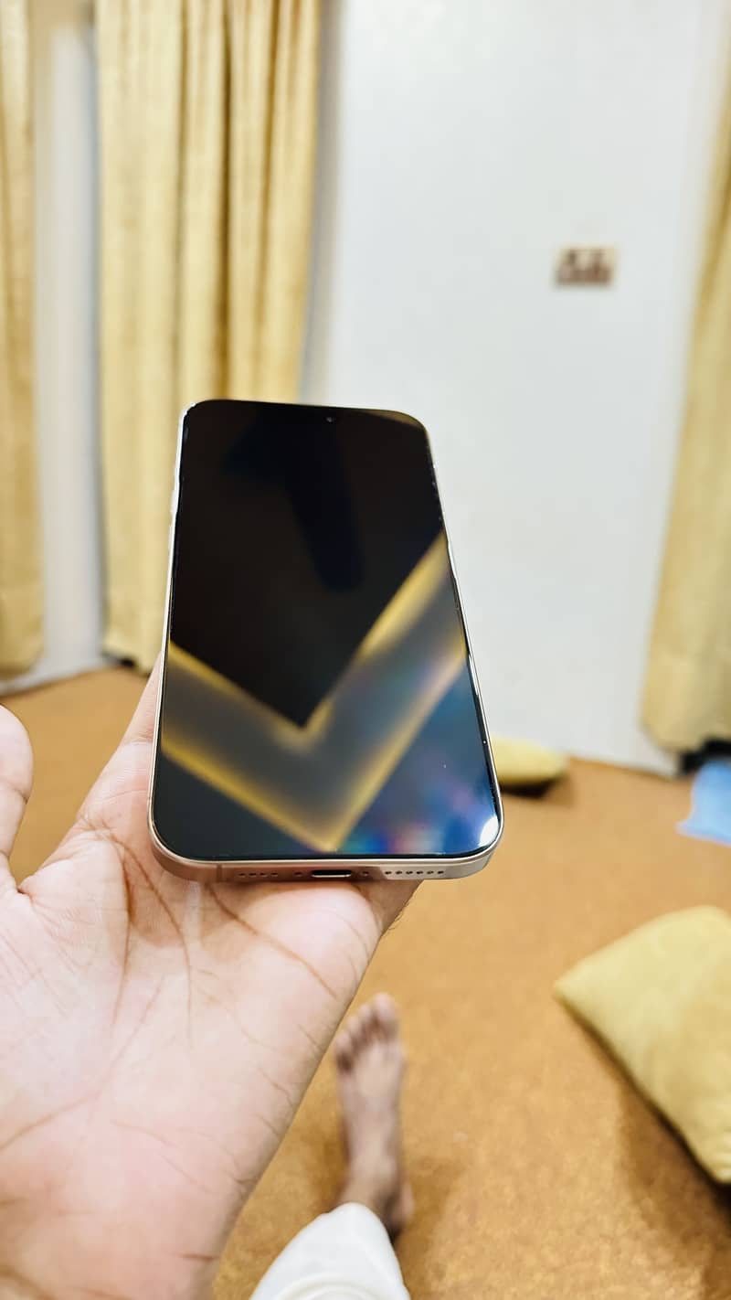 Apple iPhone 16 Pro Max 7
