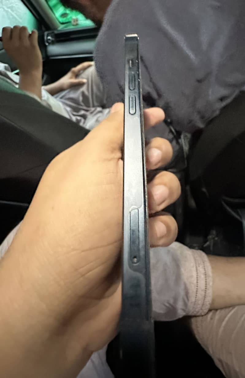 Apple iPhone 13 4