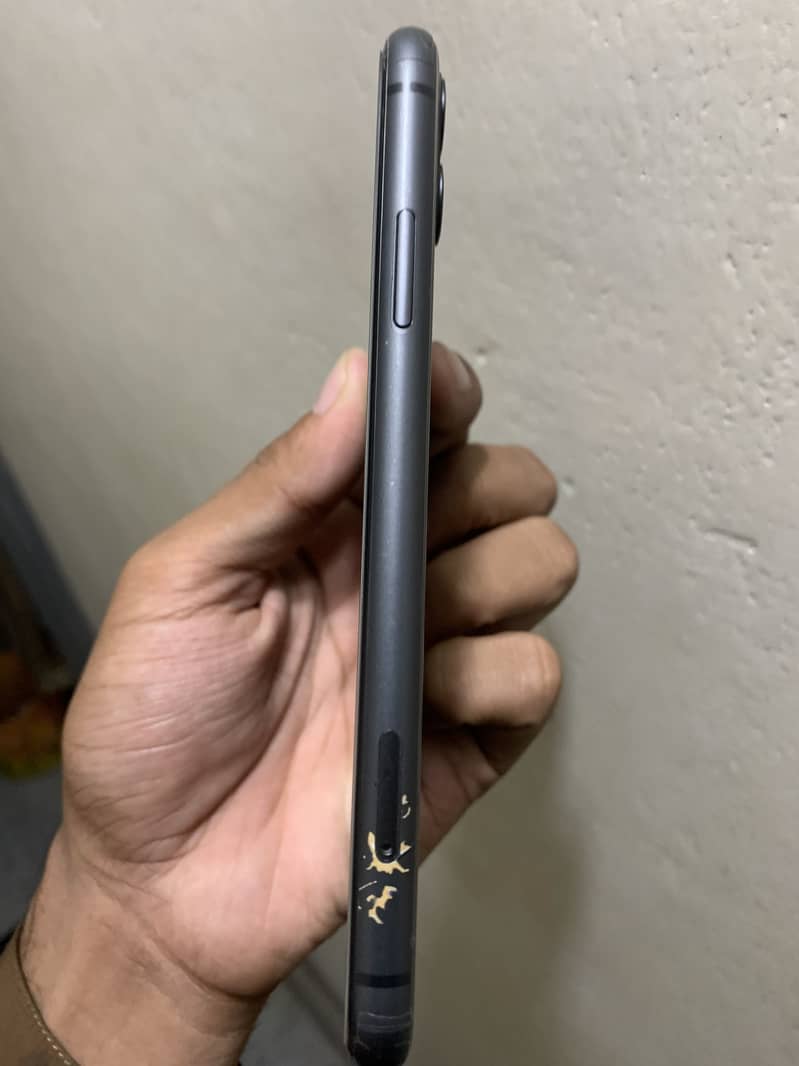Apple iPhone 11 3