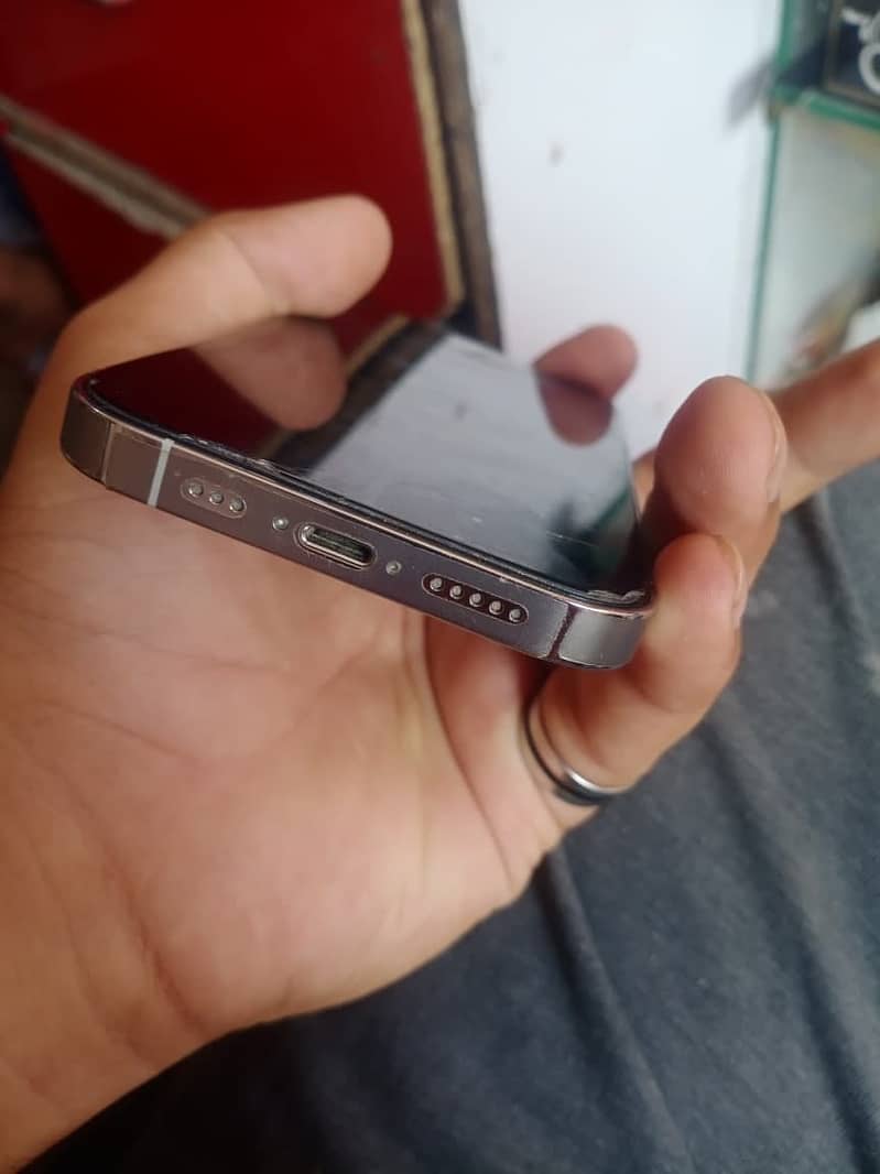 Apple iPhone 14 Pro 1