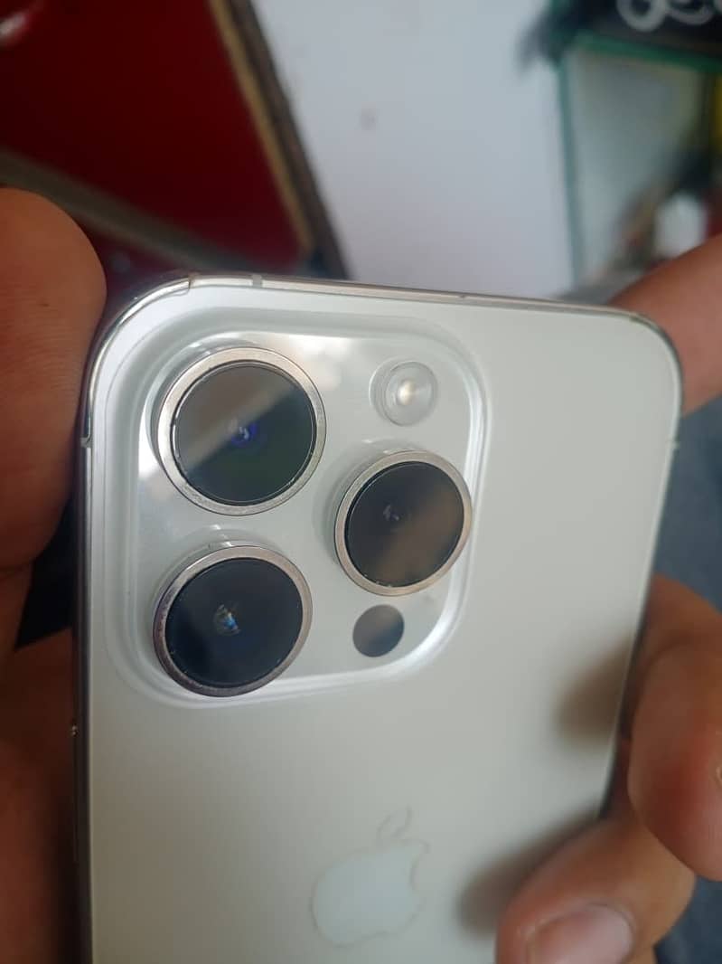 Apple iPhone 14 Pro 4