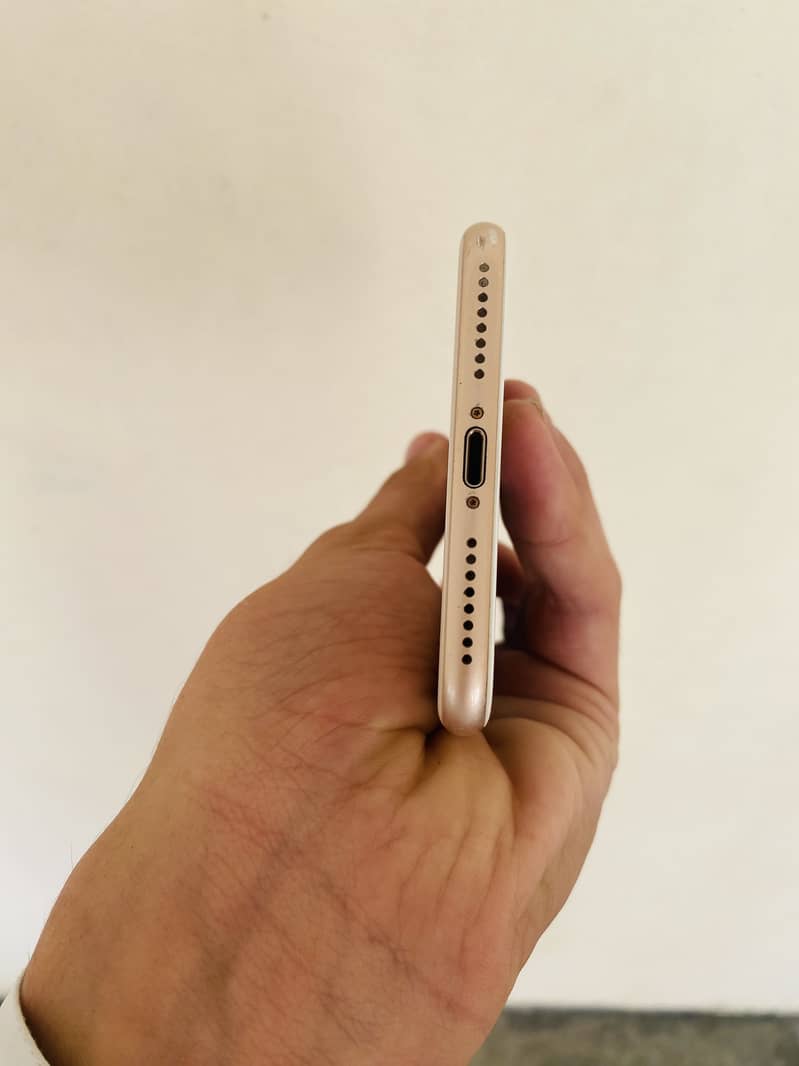 Apple iPhone 8 Plus jv 4